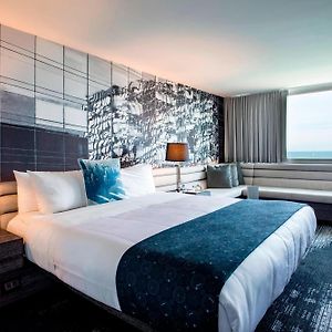Habitación con Cama King en Pisos Superiores